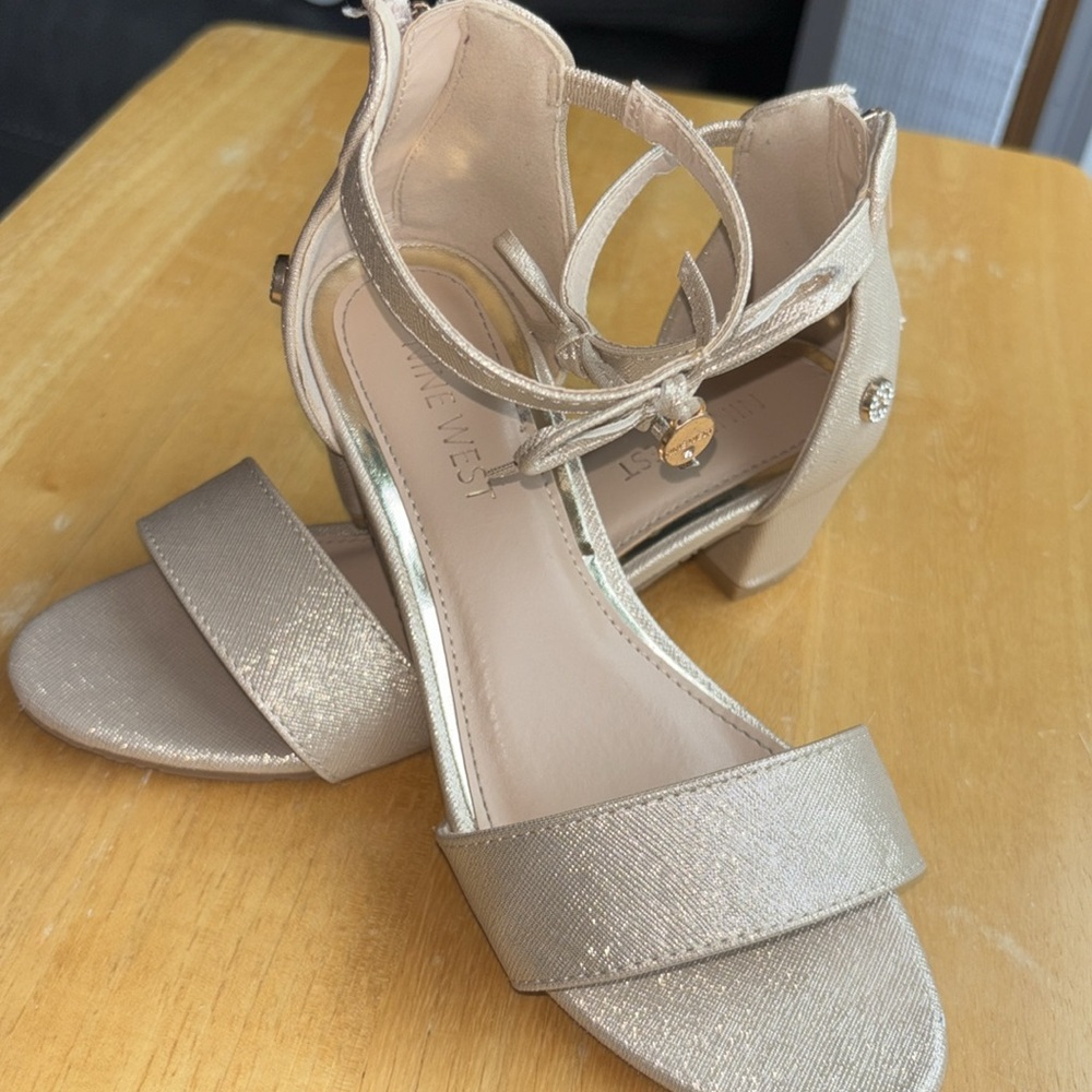 🍀3 for $25🍀 KIDS Nine West Elizabeth Shimmer gold dress shoes